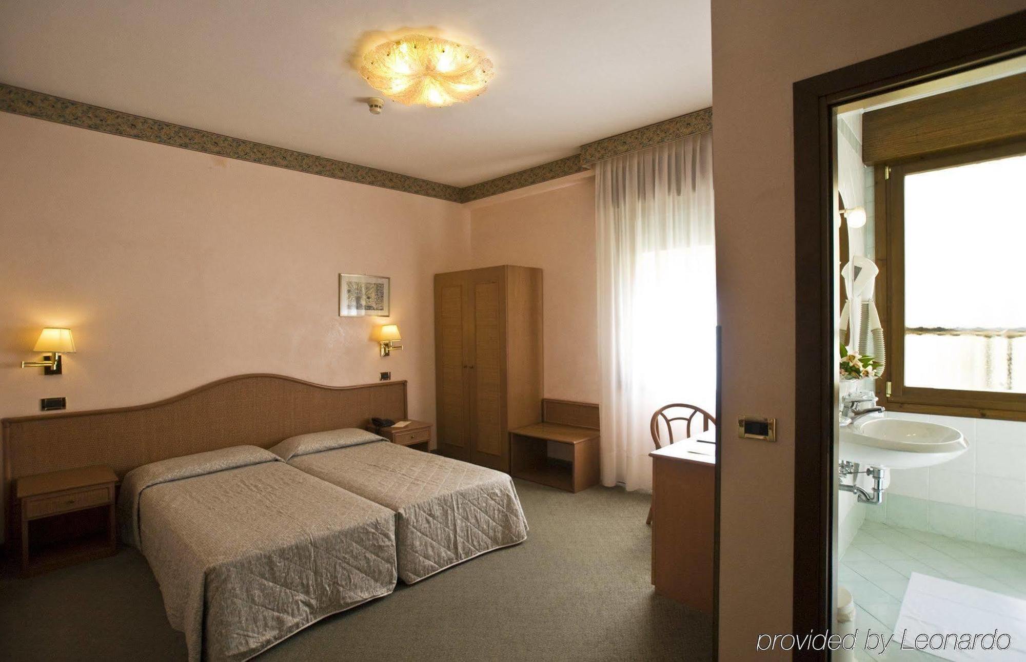 Hotel Villa Tiziana Lido de Venise Extérieur photo