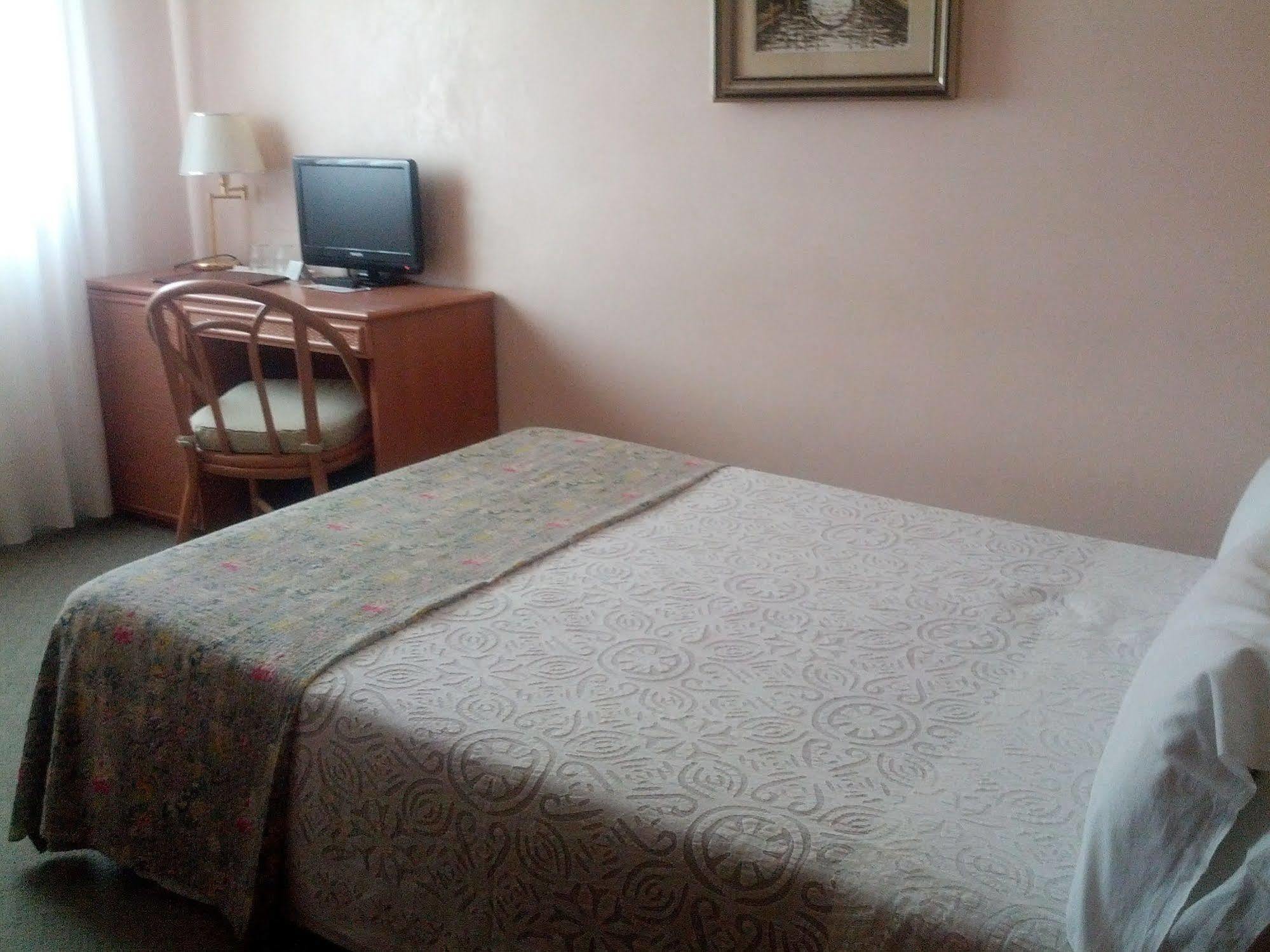 Hotel Villa Tiziana Lido de Venise Extérieur photo