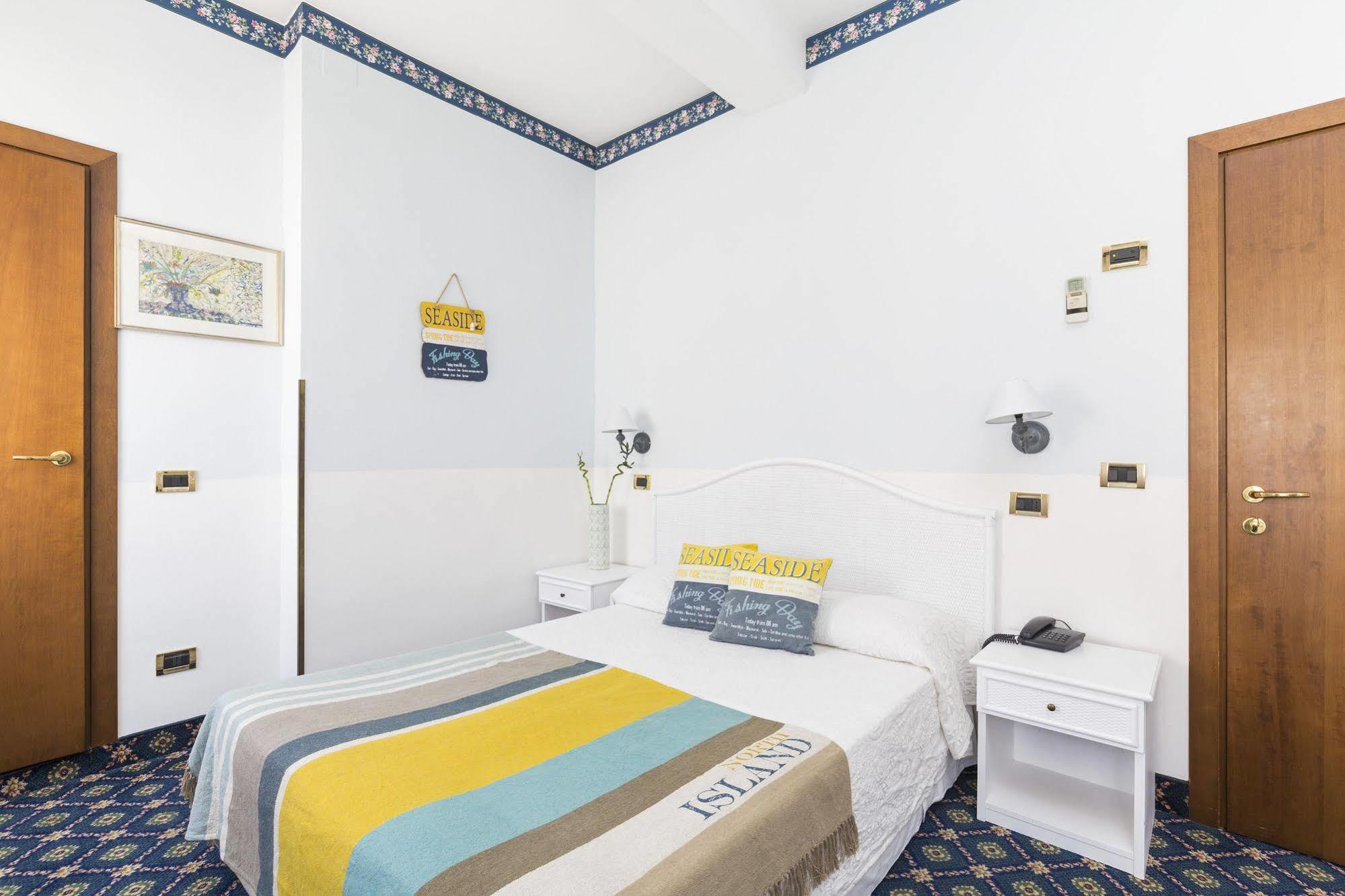 Hotel Villa Tiziana Lido de Venise Extérieur photo